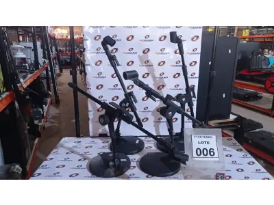 LOTE 006 - 04 SUPORTES PARA MICROFONE. (NO ESTADO) ATENÇÃO! FAZER A VISITAÇÃO ANTES DE ARREMATAR, NÃO SABEMOS SE FUNCIONA, LEILÃO NÃO TEM GARANTIA E NEM DEVOLUÇÃO, SUJEITO A POSSÍVEIS AVARIAS VISÍVEIS/OCULTAS E/OU AUSÊNCIA DE COMPONENTES.
