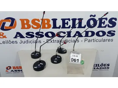 LOTE 061 - 05 MICROFONES DE MESA. (NO ESTADO) ATENÇÃO! FAZER A VISITAÇÃO ANTES DE ARREMATAR, NÃO SABEMOS SE FUNCIONA, LEILÃO NÃO TEM GARANTIA E NEM DEVOLUÇÃO, SUJEITO A POSSÍVEIS AVARIAS VISÍVEIS/OCULTAS E/OU AUSÊNCIA DE COMPONENTES.