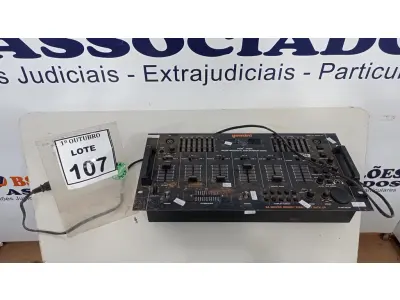 LOTE 107 - 01 MESA DE SOM MARCA GEMINI. (NO ESTADO) ATENÇÃO! FAZER A VISITAÇÃO ANTES DE ARREMATAR, NÃO SABEMOS SE FUNCIONA, LEILÃO NÃO TEM GARANTIA E NEM DEVOLUÇÃO, SUJEITO A POSSÍVEIS AVARIAS VISÍVEIS/OCULTAS E/OU AUSÊNCIA DE COMPONENTES.