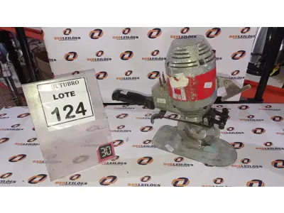LOTE 124 - 01 MÁQUINA DE CORTAR TECIDO. (NO ESTADO) ATENÇÃO! FAZER A VISITAÇÃO ANTES DE ARREMATAR, NÃO SABEMOS SE FUNCIONA, LEILÃO NÃO TEM GARANTIA E NEM DEVOLUÇÃO, SUJEITO A POSSÍVEIS AVARIAS VISÍVEIS/OCULTAS E/OU AUSÊNCIA DE COMPONENTES.