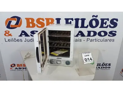 LOTE 014 - 01 ESTUFA PARA ESTERILIZAÇÃO E SECAGEM MARCA MASTER. (NO ESTADO) ATENÇÃO! FAZER A VISITAÇÃO ANTES DE ARREMATAR, NÃO SABEMOS SE FUNCIONA, LEILÃO NÃO TEM GARANTIA E NEM DEVOLUÇÃO, SUJEITO A POSSÍVEIS AVARIAS VISÍVEIS/OCULTAS E/OU AUSÊNCIA DE COMPONENTES.