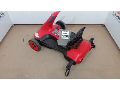 LOTE 228 - 01 CARRINHO INFANTIL ELÉTRICO. (NO ESTADO) ATENÇÃO! FAZER A VISITAÇÃO ANTES DE ARREMATAR, NÃO SABEMOS SE FUNCIONA, LEILÃO NÃO TEM GARANTIA E NEM DEVOLUÇÃO, SUJEITO A POSSÍVEIS AVARIAS VISÍVEIS/OCULTAS E/OU AUSÊNCIA DE COMPONENTES.