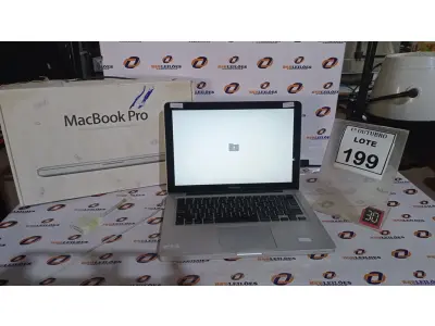 LOTE 199 - 01 MACBOOK PRO I7 COM CARREGADOR. (NO ESTADO) ATENÇÃO! FAZER A VISITAÇÃO ANTES DE ARREMATAR, NÃO SABEMOS SE FUNCIONA, LEILÃO NÃO TEM GARANTIA E NEM DEVOLUÇÃO, SUJEITO A POSSÍVEIS AVARIAS VISÍVEIS/OCULTAS E/OU AUSÊNCIA DE COMPONENTES.