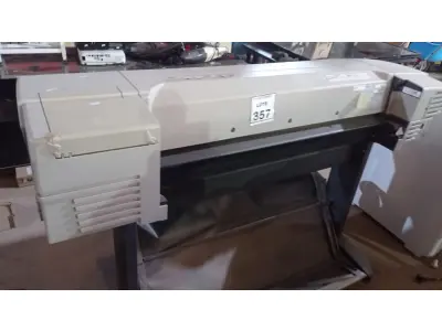 LOTE 357 - 01 PLOTTER MARCA HP MODELO DESIGNJET 500. (NO ESTADO) ATENÇÃO! FAZER A VISITAÇÃO ANTES DE ARREMATAR, NÃO SABEMOS SE FUNCIONA, LEILÃO NÃO TEM GARANTIA E NEM DEVOLUÇÃO, SUJEITO A POSSÍVEIS AVARIAS VISÍVEIS/OCULTAS E/OU AUSÊNCIA DE COMPONENTES.