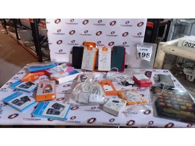 LOTE 195 - 01 LOTE COM VÁRIOS CARREGADORES DE CELULAR E CAPAS PARA CELULARES. (NO ESTADO) ATENÇÃO! FAZER A VISITAÇÃO ANTES DE ARREMATAR, NÃO SABEMOS SE FUNCIONA, LEILÃO NÃO TEM GARANTIA E NEM DEVOLUÇÃO, SUJEITO A POSSÍVEIS AVARIAS VISÍVEIS/OCULTAS E/OU AUSÊNCIA DE COMPONENTES.