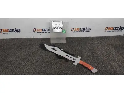 LOTE 050 - 01 FACÃO MEDIEVAL IMPORTADO AÇO INOXIDÁVEL CABO EM MADEIRA FULL TANG BAINHA DE NYLON TAMANHO TOTAL 50CM PESO 526G JÁ AFIADA. (NO ESTADO) ATENÇÃO! FAZER A VISITAÇÃO ANTES DE ARREMATAR, NÃO SABEMOS SE FUNCIONA, LEILÃO NÃO TEM GARANTIA E NEM DEVOLUÇÃO, SUJEITO A POSSÍVEIS AVARIAS VISÍVEIS/OCULTAS E/OU AUSÊNCIA DE COMPONENTES.