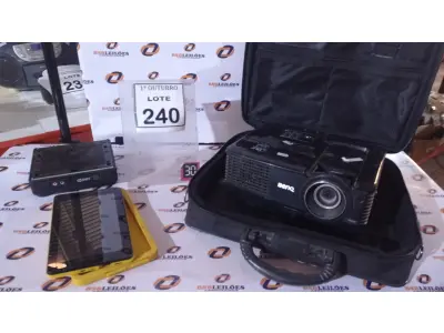 LOTE 240 - 01 PROJETOR MARCA BENQ, 01 MINI PC E 01 TABLET MARCA CCE. (NO ESTADO) ATENÇÃO! FAZER A VISITAÇÃO ANTES DE ARREMATAR, NÃO SABEMOS SE FUNCIONA, LEILÃO NÃO TEM GARANTIA E NEM DEVOLUÇÃO, SUJEITO A POSSÍVEIS AVARIAS VISÍVEIS/OCULTAS E/OU AUSÊNCIA DE COMPONENTES.