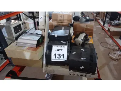 LOTE 131 - 02 ELETROCARDIÓGRAFOS, 01 RETROPROJETOR, 01 SWITCH 24 PORTAS, APROXIMADAMENTE 70 LÂMPADAS 26W PHILIPS, 02 MICROFONES COM RECEPTOR E ELETRÔNICOS DIVERSOS. (NO ESTADO) ATENÇÃO! FAZER A VISITAÇÃO ANTES DE ARREMATAR, NÃO SABEMOS SE FUNCIONA, LEILÃO NÃO TEM GARANTIA E NEM DEVOLUÇÃO, SUJEITO A POSSÍVEIS AVARIAS VISÍVEIS/OCULTAS E/OU AUSÊNCIA DE COMPONENTES.