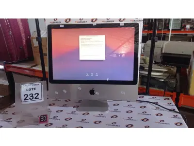 LOTE 232 - 01 IMAC APPLE. (NO ESTADO) ATENÇÃO! FAZER A VISITAÇÃO ANTES DE ARREMATAR, NÃO SABEMOS SE FUNCIONA, LEILÃO NÃO TEM GARANTIA E NEM DEVOLUÇÃO, SUJEITO A POSSÍVEIS AVARIAS VISÍVEIS/OCULTAS E/OU AUSÊNCIA DE COMPONENTES.