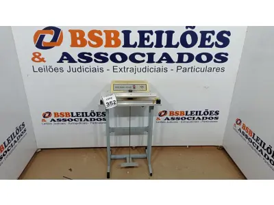 LOTE 352 - 01 SELADORA DE EMBALAGENS PLÁSTICAS COM ACIONAMENTO POR PEDAL. (NO ESTADO) ATENÇÃO! FAZER A VISITAÇÃO ANTES DE ARREMATAR, NÃO SABEMOS SE FUNCIONA, LEILÃO NÃO TEM GARANTIA E NEM DEVOLUÇÃO, SUJEITO A POSSÍVEIS AVARIAS VISÍVEIS/OCULTAS E/OU AUSÊNCIA DE COMPONENTES.