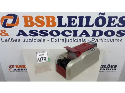 LOTE 073 - 01 IMPRESSORA DE CRACHÁ. (NO ESTADO) ATENÇÃO! FAZER A VISITAÇÃO ANTES DE ARREMATAR, NÃO SABEMOS SE FUNCIONA, LEILÃO NÃO TEM GARANTIA E NEM DEVOLUÇÃO, SUJEITO A POSSÍVEIS AVARIAS VISÍVEIS/OCULTAS E/OU AUSÊNCIA DE COMPONENTES.