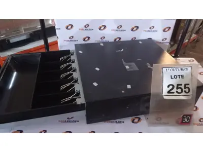 LOTE 255 - 01 GAVETA DE DINHEIRO. (NO ESTADO) ATENÇÃO! FAZER A VISITAÇÃO ANTES DE ARREMATAR, NÃO SABEMOS SE FUNCIONA, LEILÃO NÃO TEM GARANTIA E NEM DEVOLUÇÃO, SUJEITO A POSSÍVEIS AVARIAS VISÍVEIS/OCULTAS E/OU AUSÊNCIA DE COMPONENTES.