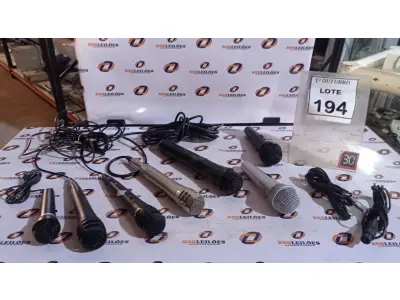 LOTE 194 - 07 MICROFONES DE MARCAS E MODELOS DIVERSOS. (NO ESTADO) ATENÇÃO! FAZER A VISITAÇÃO ANTES DE ARREMATAR, NÃO SABEMOS SE FUNCIONA, LEILÃO NÃO TEM GARANTIA E NEM DEVOLUÇÃO, SUJEITO A POSSÍVEIS AVARIAS VISÍVEIS/OCULTAS E/OU AUSÊNCIA DE COMPONENTES.
