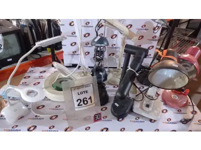 LOTE 261 - 01 LOTE COM VÁRIAS LUMINÁRIAS MARCAS E MODELOS DIVERSOS. (NO ESTADO) ATENÇÃO! FAZER A VISITAÇÃO ANTES DE ARREMATAR, NÃO SABEMOS SE FUNCIONA, LEILÃO NÃO TEM GARANTIA E NEM DEVOLUÇÃO, SUJEITO A POSSÍVEIS AVARIAS VISÍVEIS/OCULTAS E/OU AUSÊNCIA DE COMPONENTES.