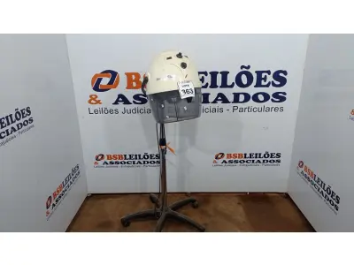 LOTE 363 - 01 SECADOR DE CABELO PROFISSIONAL MARCA TAIFF ULTRAWELL. (NO ESTADO) ATENÇÃO! FAZER A VISITAÇÃO ANTES DE ARREMATAR, NÃO SABEMOS SE FUNCIONA, LEILÃO NÃO TEM GARANTIA E NEM DEVOLUÇÃO, SUJEITO A POSSÍVEIS AVARIAS VISÍVEIS/OCULTAS E/OU AUSÊNCIA DE COMPONENTES.