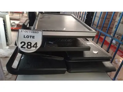 LOTE 284 - 08 MONITORES LCD DE MARCAS E MODELOS DIVERSOS. (NO ESTADO) ATENÇÃO! FAZER A VISITAÇÃO ANTES DE ARREMATAR, NÃO SABEMOS SE FUNCIONA. LEILÃO NÃO TEM GARANTIA E NEM DEVOLUÇÃO, SUJEITO A POSSÍVEIS AVARIAS VISÍVEIS/OCULTAS E/OU AUSÊNCIA DE COMPONENTES.
