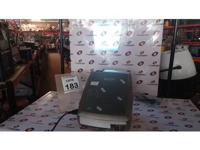 LOTE 183 - 01 PROJETOR MARCA INFOCUS COM CABOS. (NO ESTADO) ATENÇÃO! FAZER A VISITAÇÃO ANTES DE ARREMATAR, NÃO SABEMOS SE FUNCIONA, LEILÃO NÃO TEM GARANTIA E NEM DEVOLUÇÃO, SUJEITO A POSSÍVEIS AVARIAS VISÍVEIS/OCULTAS E/OU AUSÊNCIA DE COMPONENTES