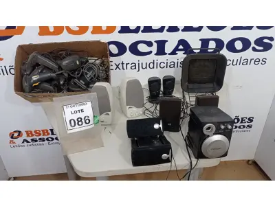 LOTE 086 - 01 LOTE COM VÁRIAS CAIXAS DE SOM, LEITORAS DE CÓDIGO DE BARRAS, 01 COOLER DE NOTEBOOK E 01 EXAUSTOR DE BANCADA. (NO ESTADO) ATENÇÃO! FAZER A VISITAÇÃO ANTES DE ARREMATAR, NÃO SABEMOS SE FUNCIONA, LEILÃO NÃO TEM GARANTIA E NEM DEVOLUÇÃO, SUJEITO A POSSÍVEIS AVARIAS VISÍVEIS/OCULTAS E/OU AUSÊNCIA DE COMPONENTES.