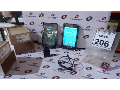 LOTE 206 - 02 TABLETS MODELO VENUE 7 16GB TELA HD 7’’ MARCA DELL. (NO ESTADO) ATENÇÃO! FAZER A VISITAÇÃO ANTES DE ARREMATAR, NÃO SABEMOS SE FUNCIONA, LEILÃO NÃO TEM GARANTIA E NEM DEVOLUÇÃO, SUJEITO A POSSÍVEIS AVARIAS VISÍVEIS/OCULTAS E/OU AUSÊNCIA DE COMPONENTES.