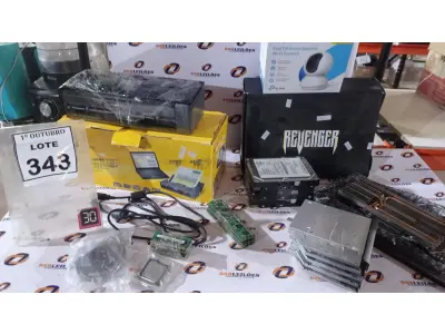 LOTE 343 - 02 TRANCAS PARA NOTEBOOK, 03 PLACAS DE VÍDEO, 05 GRAVADORAS NOTEBOOKS, 01 PROCESSADOR, 10 MEMÓRIAS PARA PC, 09 MEMÓRIAS PARA NOTEBOOK, 03 HDS, 01 MOUSE, 01 SCANNER, 03 COLETORES DE DADO, 01 CÂMERA WIFI TPLINK. (NO ESTADO) ATENÇÃO! FAZER A VISITAÇÃO ANTES DE ARREMATAR, NÃO SABEMOS SE FUNCIONA, LEILÃO NÃO TEM GARANTIA E NEM DEVOLUÇÃO, SUJEITO A POSSÍVEIS AVARIAS VISÍVEIS/OCULTAS E/OU AUSÊNCIA DE COMPONENTES.