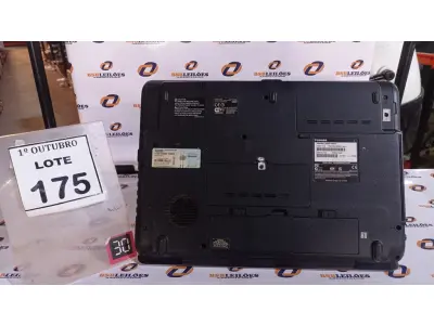 LOTE 175 - 01 NOTEBOOK MARCA TOSHIBA. (NO ESTADO) ATENÇÃO! FAZER A VISITAÇÃO ANTES DE ARREMATAR, NÃO SABEMOS SE FUNCIONA, LEILÃO NÃO TEM GARANTIA E NEM DEVOLUÇÃO, SUJEITO A POSSÍVEIS AVARIAS VISÍVEIS/OCULTAS E/OU AUSÊNCIA DE COMPONENTES.