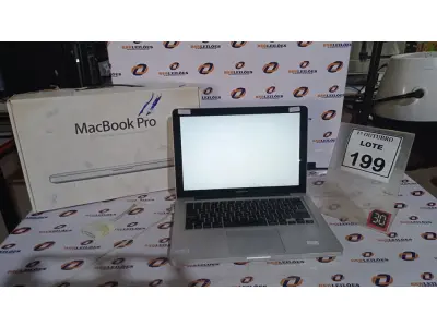 LOTE 199 - 01 MACBOOK PRO I7 COM CARREGADOR. (NO ESTADO) ATENÇÃO! FAZER A VISITAÇÃO ANTES DE ARREMATAR, NÃO SABEMOS SE FUNCIONA, LEILÃO NÃO TEM GARANTIA E NEM DEVOLUÇÃO, SUJEITO A POSSÍVEIS AVARIAS VISÍVEIS/OCULTAS E/OU AUSÊNCIA DE COMPONENTES.