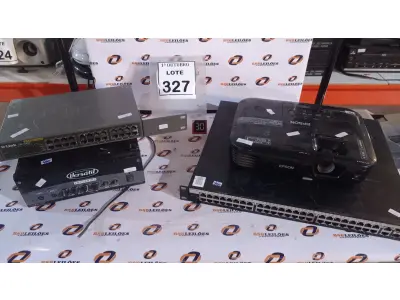 LOTE 327 - 02 SWITCHES, 01 PROJETOR MARCA EPSON E 01 MIXER AMPLIFICADOR. (NO ESTADO) ATENÇÃO! FAZER A VISITAÇÃO ANTES DE ARREMATAR, NÃO SABEMOS SE FUNCIONA, LEILÃO NÃO TEM GARANTIA E NEM DEVOLUÇÃO, SUJEITO A POSSÍVEIS AVARIAS VISÍVEIS/OCULTAS E/OU AUSÊNCIA DE COMPONENTES.