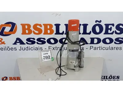 LOTE 092 - 01 AUTOMATIZADOR PARA PORTAS DE ENROLAR. (NO ESTADO) ATENÇÃO! FAZER A VISITAÇÃO ANTES DE ARREMATAR, NÃO SABEMOS SE FUNCIONA, LEILÃO NÃO TEM GARANTIA E NEM DEVOLUÇÃO, SUJEITO A POSSÍVEIS AVARIAS VISÍVEIS/OCULTAS E/OU AUSÊNCIA DE COMPONENTES.