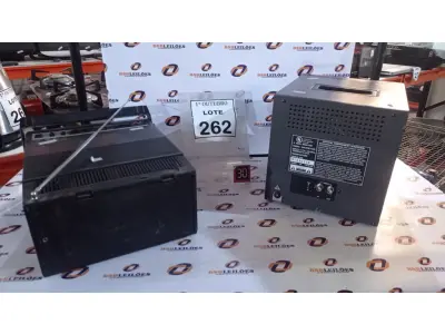 LOTE 262 - 02 TVS PORTÁTEIS. (NO ESTADO) ATENÇÃO! FAZER A VISITAÇÃO ANTES DE ARREMATAR, NÃO SABEMOS SE FUNCIONA, LEILÃO NÃO TEM GARANTIA E NEM DEVOLUÇÃO, SUJEITO A POSSÍVEIS AVARIAS VISÍVEIS/OCULTAS E/OU AUSÊNCIA DE COMPONENTES.