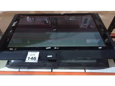LOTE 146 - 02 TVS LCD 42’’ MARCA LG E 01 TV LCD 40’’ MARCA SAMSUNG COM AVARIAS. (NO ESTADO) ATENÇÃO! FAZER A VISITAÇÃO ANTES DE ARREMATAR, NÃO SABEMOS SE FUNCIONA, LEILÃO NÃO TEM GARANTIA E NEM DEVOLUÇÃO, SUJEITO A POSSÍVEIS AVARIAS VISÍVEIS/OCULTAS E/OU AUSÊNCIA DE COMPONENTES.