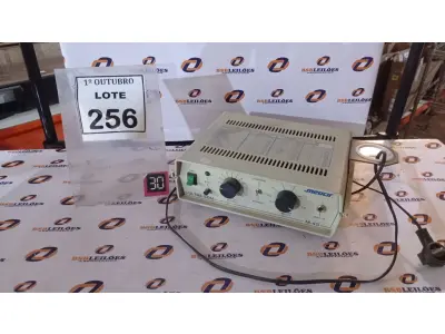 LOTE 256 - 01 APARELHO DE ULTRASSOM M-45. (NO ESTADO) ATENÇÃO! FAZER A VISITAÇÃO ANTES DE ARREMATAR, NÃO SABEMOS SE FUNCIONA, LEILÃO NÃO TEM GARANTIA E NEM DEVOLUÇÃO, SUJEITO A POSSÍVEIS AVARIAS VISÍVEIS/OCULTAS E/OU AUSÊNCIA DE COMPONENTES.
