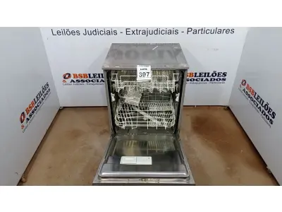 LOTE 397 - 01 LAVA LOUÇA MARCA ELECTROLUX. (NO ESTADO) ATENÇÃO! FAZER A VISITAÇÃO ANTES DE ARREMATAR, NÃO SABEMOS SE FUNCIONA, LEILÃO NÃO TEM GARANTIA E NEM DEVOLUÇÃO, SUJEITO A POSSÍVEIS AVARIAS VISÍVEIS/OCULTAS E/OU AUSÊNCIA DE COMPONENTES.