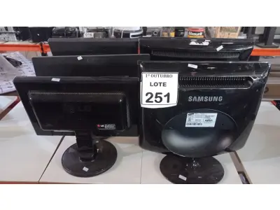 LOTE 251 - 06 MONITORES DE MARCAS E MODELOS DIVERSOS. (NO ESTADO) ATENÇÃO! FAZER A VISITAÇÃO ANTES DE ARREMATAR, NÃO SABEMOS SE FUNCIONA, LEILÃO NÃO TEM GARANTIA E NEM DEVOLUÇÃO, SUJEITO A POSSÍVEIS AVARIAS VISÍVEIS/OCULTAS E/OU AUSÊNCIA DE COMPONENTES.