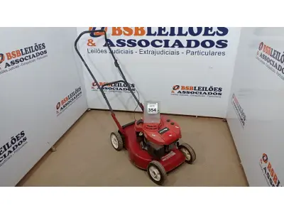 LOTE 354 - 01 MÁQUINA DE CORTAR GRAMA MODELO B4T-5000R MARCA BRANCO. (NO ESTADO) ATENÇÃO! FAZER A VISITAÇÃO ANTES DE ARREMATAR, NÃO SABEMOS SE FUNCIONA, LEILÃO NÃO TEM GARANTIA E NEM DEVOLUÇÃO, SUJEITO A POSSÍVEIS AVARIAS VISÍVEIS/OCULTAS E/OU AUSÊNCIA DE COMPONENTES.