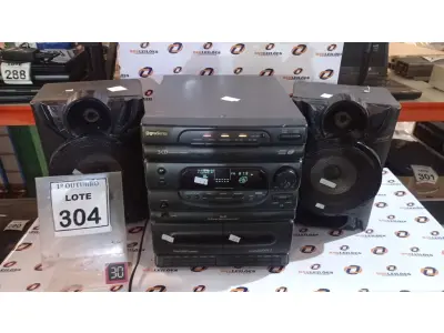 LOTE 304 - 02 APARELHOS DE SOM MARCAS PHILIPS E GRADIENTE E 02 CAIXAS. (NO ESTADO) ATENÇÃO! FAZER A VISITAÇÃO ANTES DE ARREMATAR, NÃO SABEMOS SE FUNCIONA, LEILÃO NÃO TEM GARANTIA E NEM DEVOLUÇÃO, SUJEITO A POSSÍVEIS AVARIAS VISÍVEIS/OCULTAS E/OU AUSÊNCIA DE COMPONENTES.