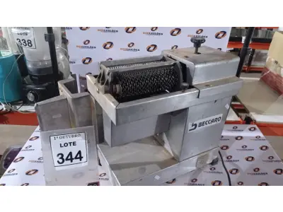 LOTE 344 - 01 MÁQUINA AMACIADORA DE BIFE MARCA BECCARO. (NO ESTADO) ATENÇÃO! FAZER A VISITAÇÃO ANTES DE ARREMATAR, NÃO SABEMOS SE FUNCIONA, LEILÃO NÃO TEM GARANTIA E NEM DEVOLUÇÃO, SUJEITO A POSSÍVEIS AVARIAS VISÍVEIS/OCULTAS E/OU AUSÊNCIA DE COMPONENTES.