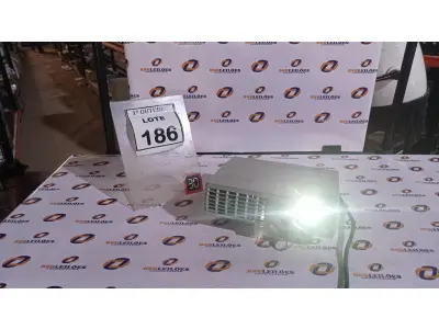 LOTE 186 - 01 PROJETOR MARCA LG. (NO ESTADO) ATENÇÃO! FAZER A VISITAÇÃO ANTES DE ARREMATAR, NÃO SABEMOS SE FUNCIONA, LEILÃO NÃO TEM GARANTIA E NEM DEVOLUÇÃO, SUJEITO A POSSÍVEIS AVARIAS VISÍVEIS/OCULTAS E/OU AUSÊNCIA DE COMPONENTES