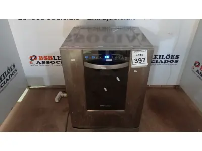 LOTE 397 - 01 LAVA LOUÇA MARCA ELECTROLUX. (NO ESTADO) ATENÇÃO! FAZER A VISITAÇÃO ANTES DE ARREMATAR, NÃO SABEMOS SE FUNCIONA, LEILÃO NÃO TEM GARANTIA E NEM DEVOLUÇÃO, SUJEITO A POSSÍVEIS AVARIAS VISÍVEIS/OCULTAS E/OU AUSÊNCIA DE COMPONENTES.