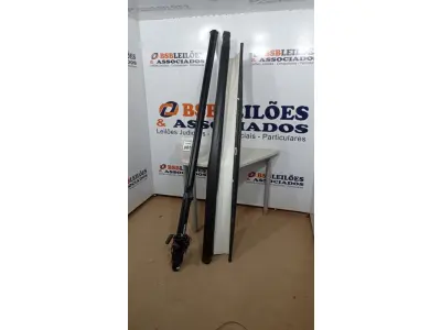 LOTE 085 - 02 TELAS DE PROJEÇÃO RETRÁTIL. (NO ESTADO) ATENÇÃO! FAZER A VISITAÇÃO ANTES DE ARREMATAR, NÃO SABEMOS SE FUNCIONA, LEILÃO NÃO TEM GARANTIA E NEM DEVOLUÇÃO, SUJEITO A POSSÍVEIS AVARIAS VISÍVEIS/OCULTAS E/OU AUSÊNCIA DE COMPONENTES.