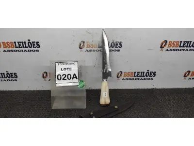 LOTE 020 - 01 FACA ARTESANAL NOSSA SENHORA AÇO CARBONO E CABO DE OSSO 39CM. (NO ESTADO) ATENÇÃO! FAZER A VISITAÇÃO ANTES DE ARREMATAR, NÃO SABEMOS SE FUNCIONA, LEILÃO NÃO TEM GARANTIA E NEM DEVOLUÇÃO, SUJEITO A POSSÍVEIS AVARIAS VISÍVEIS/OCULTAS E/OU AUSÊNCIA DE COMPONENTES.