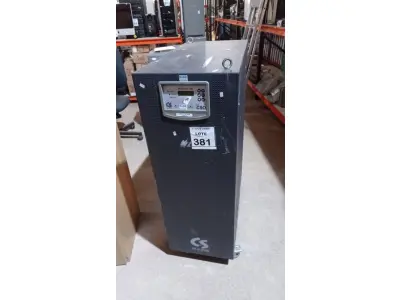 LOTE 381 - 01 NOBREAK 15 KVA. (NO ESTADO) ATENÇÃO! FAZER A VISITAÇÃO ANTES DE ARREMATAR, NÃO SABEMOS SE FUNCIONA, LEILÃO NÃO TEM GARANTIA E NEM DEVOLUÇÃO, SUJEITO A POSSÍVEIS AVARIAS VISÍVEIS/OCULTAS E/OU AUSÊNCIA DE COMPONENTES.