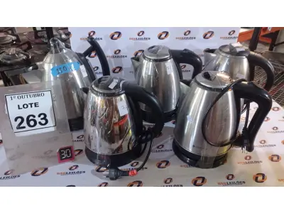LOTE 263 - 05 CHALEIRAS ELÉTRICAS. (NO ESTADO) ATENÇÃO! FAZER A VISITAÇÃO ANTES DE ARREMATAR, NÃO SABEMOS SE FUNCIONA, LEILÃO NÃO TEM GARANTIA E NEM DEVOLUÇÃO, SUJEITO A POSSÍVEIS AVARIAS VISÍVEIS/OCULTAS E/OU AUSÊNCIA DE COMPONENTES.