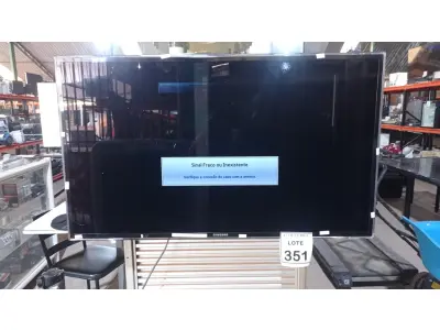 LOTE 351 - 01 TV LCD 40’’ MARCA SAMSUNG. (NO ESTADO) ATENÇÃO! FAZER A VISITAÇÃO ANTES DE ARREMATAR, NÃO SABEMOS SE FUNCIONA, LEILÃO NÃO TEM GARANTIA E NEM DEVOLUÇÃO, SUJEITO A POSSÍVEIS AVARIAS VISÍVEIS/OCULTAS E/OU AUSÊNCIA DE COMPONENTES.