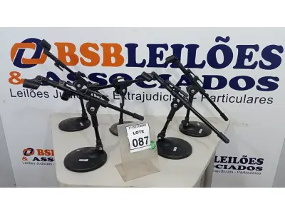 LOTE 087 - 05 SUPORTES PARA MICROFONE. (NO ESTADO) ATENÇÃO! FAZER A VISITAÇÃO ANTES DE ARREMATAR, NÃO SABEMOS SE FUNCIONA, LEILÃO NÃO TEM GARANTIA E NEM DEVOLUÇÃO, SUJEITO A POSSÍVEIS AVARIAS VISÍVEIS/OCULTAS E/OU AUSÊNCIA DE COMPONENTES.