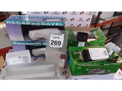 LOTE 269 - 02 LUMINÁRIAS DE EMERGÊNCIA E 02 CÂMERAS BULLET MARCA INTELBRAS. (NO ESTADO) ATENÇÃO! FAZER A VISITAÇÃO ANTES DE ARREMATAR, NÃO SABEMOS SE FUNCIONA, LEILÃO NÃO TEM GARANTIA E NEM DEVOLUÇÃO, SUJEITO A POSSÍVEIS AVARIAS VISÍVEIS/OCULTAS E/OU AUSÊNCIA DE COMPONENTES.
