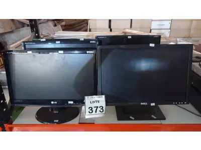 LOTE 373 - 06 MONITORES MARCAS E MODELOS DIVERSOS. (NO ESTADO) ATENÇÃO! FAZER A VISITAÇÃO ANTES DE ARREMATAR, NÃO SABEMOS SE FUNCIONA, LEILÃO NÃO TEM GARANTIA E NEM DEVOLUÇÃO, SUJEITO A POSSÍVEIS AVARIAS VISÍVEIS/OCULTAS E/OU AUSÊNCIA DE COMPONENTES.