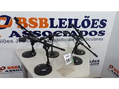LOTE 087 - 05 SUPORTES PARA MICROFONE. (NO ESTADO) ATENÇÃO! FAZER A VISITAÇÃO ANTES DE ARREMATAR, NÃO SABEMOS SE FUNCIONA, LEILÃO NÃO TEM GARANTIA E NEM DEVOLUÇÃO, SUJEITO A POSSÍVEIS AVARIAS VISÍVEIS/OCULTAS E/OU AUSÊNCIA DE COMPONENTES.