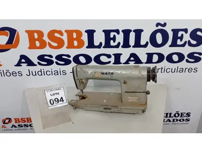 LOTE 094 - 01 MÁQUINA DE COSTURA MARCA YAMATA. (NO ESTADO) ATENÇÃO! FAZER A VISITAÇÃO ANTES DE ARREMATAR, NÃO SABEMOS SE FUNCIONA, LEILÃO NÃO TEM GARANTIA E NEM DEVOLUÇÃO, SUJEITO A POSSÍVEIS AVARIAS VISÍVEIS/OCULTAS E/OU AUSÊNCIA DE COMPONENTES.