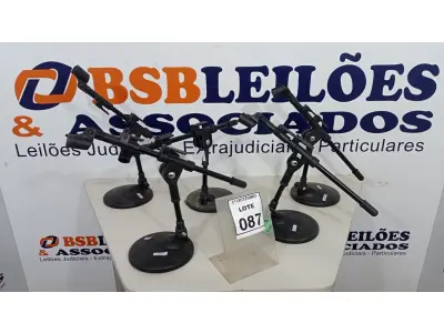 LOTE 087 - 05 SUPORTES PARA MICROFONE. (NO ESTADO) ATENÇÃO! FAZER A VISITAÇÃO ANTES DE ARREMATAR, NÃO SABEMOS SE FUNCIONA, LEILÃO NÃO TEM GARANTIA E NEM DEVOLUÇÃO, SUJEITO A POSSÍVEIS AVARIAS VISÍVEIS/OCULTAS E/OU AUSÊNCIA DE COMPONENTES.