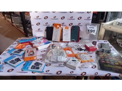 LOTE 195 - 01 LOTE COM VÁRIOS CARREGADORES DE CELULAR E CAPAS PARA CELULARES. (NO ESTADO) ATENÇÃO! FAZER A VISITAÇÃO ANTES DE ARREMATAR, NÃO SABEMOS SE FUNCIONA, LEILÃO NÃO TEM GARANTIA E NEM DEVOLUÇÃO, SUJEITO A POSSÍVEIS AVARIAS VISÍVEIS/OCULTAS E/OU AUSÊNCIA DE COMPONENTES.